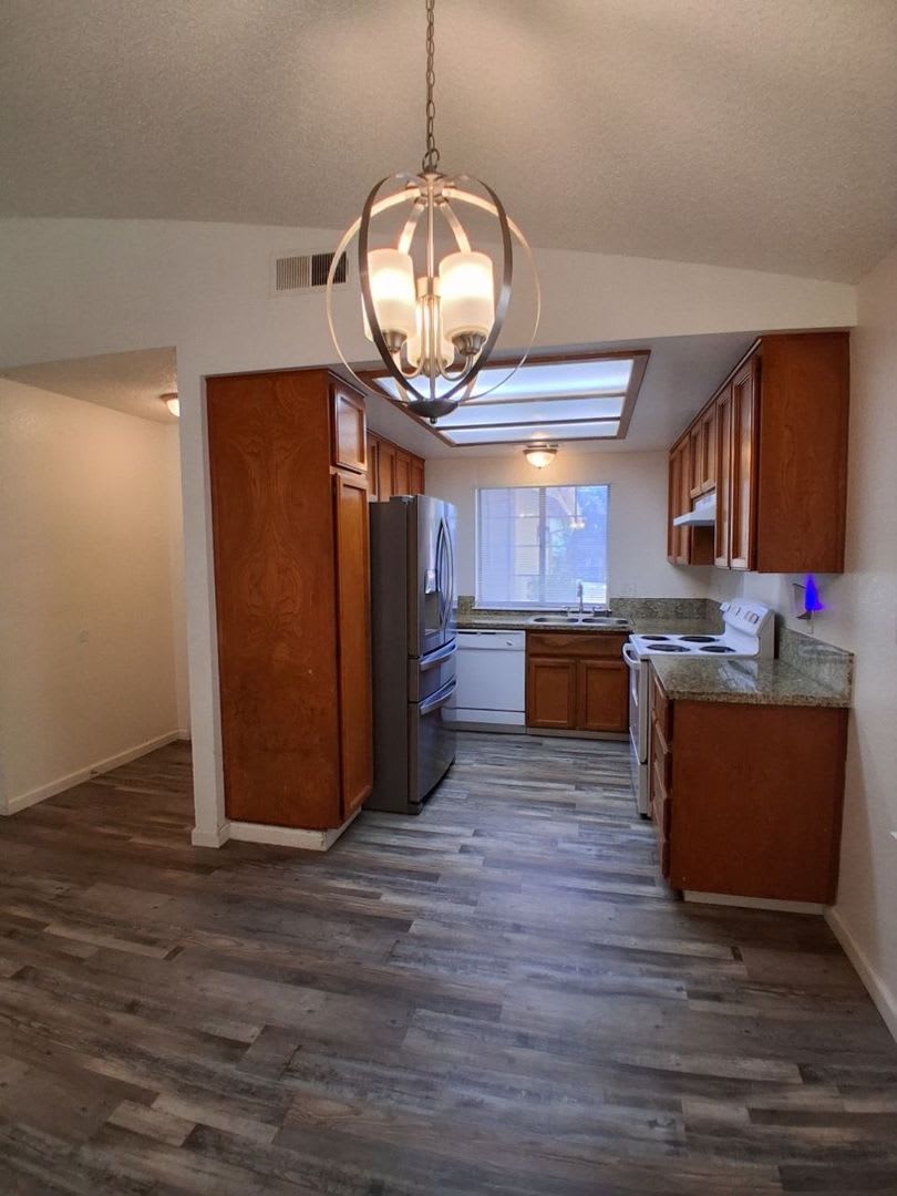 SPECIAL: HALF OFF FIRST MONTH'S RENT! Single Level 3 BR Home w/ 2-car Garage & Backyard! – photo 2