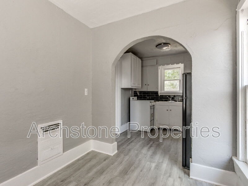 4407 North Military Avenue – photo 3