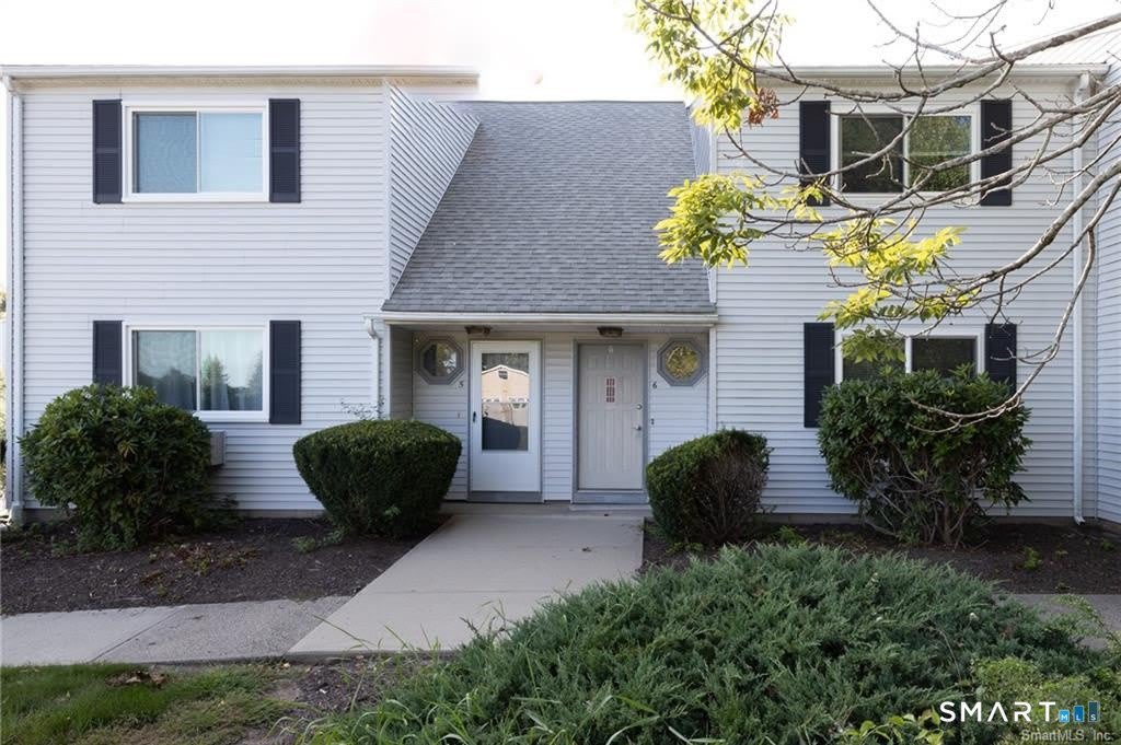 565 Clark Avenue – photo 2