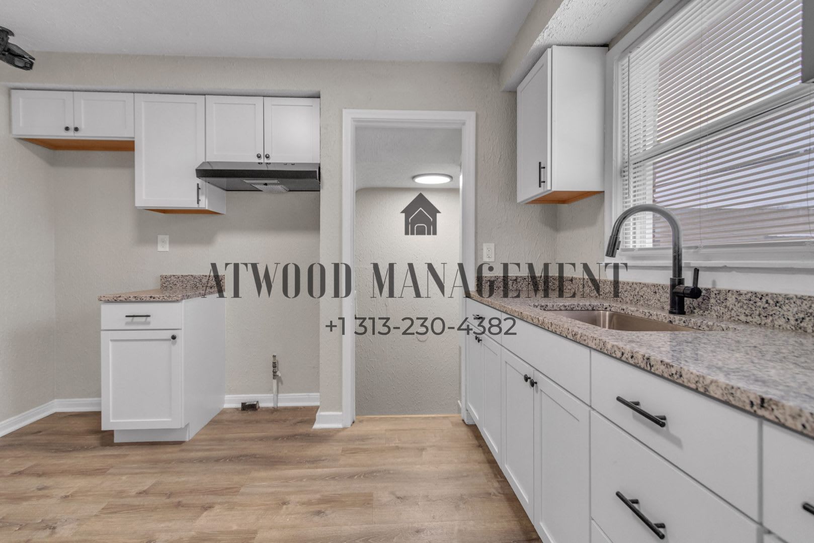 This beautifully updated 3-bedroom, 1-bath single-family home is ready for move-in! – photo 4