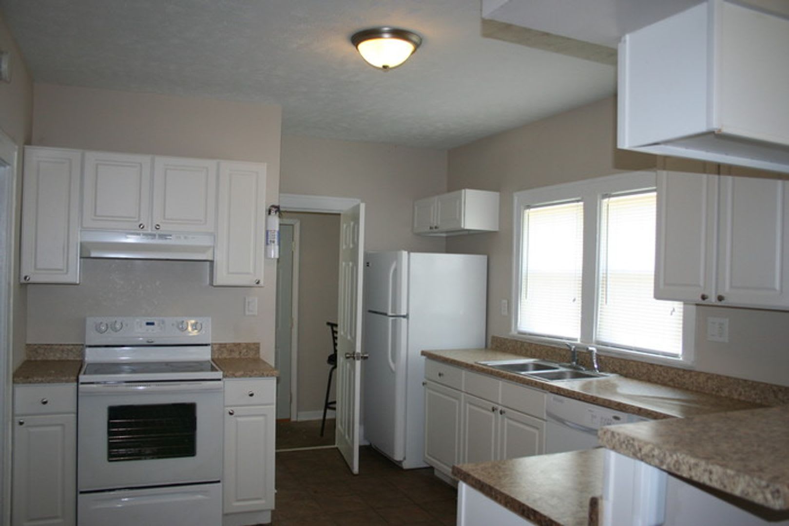 728 Frances Street – photo 2