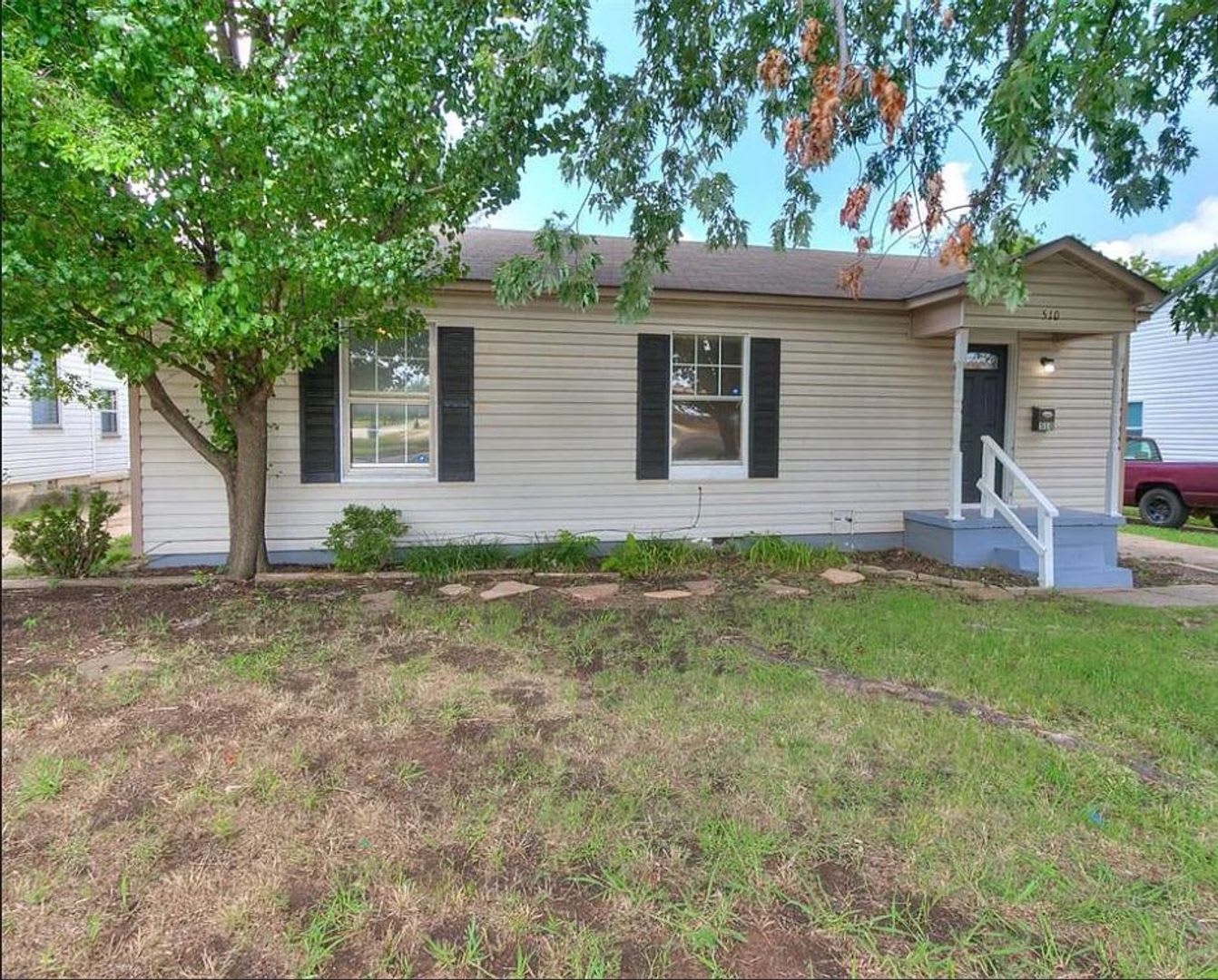 Charming & Refreshed home in the heart of Midwest City – photo 1