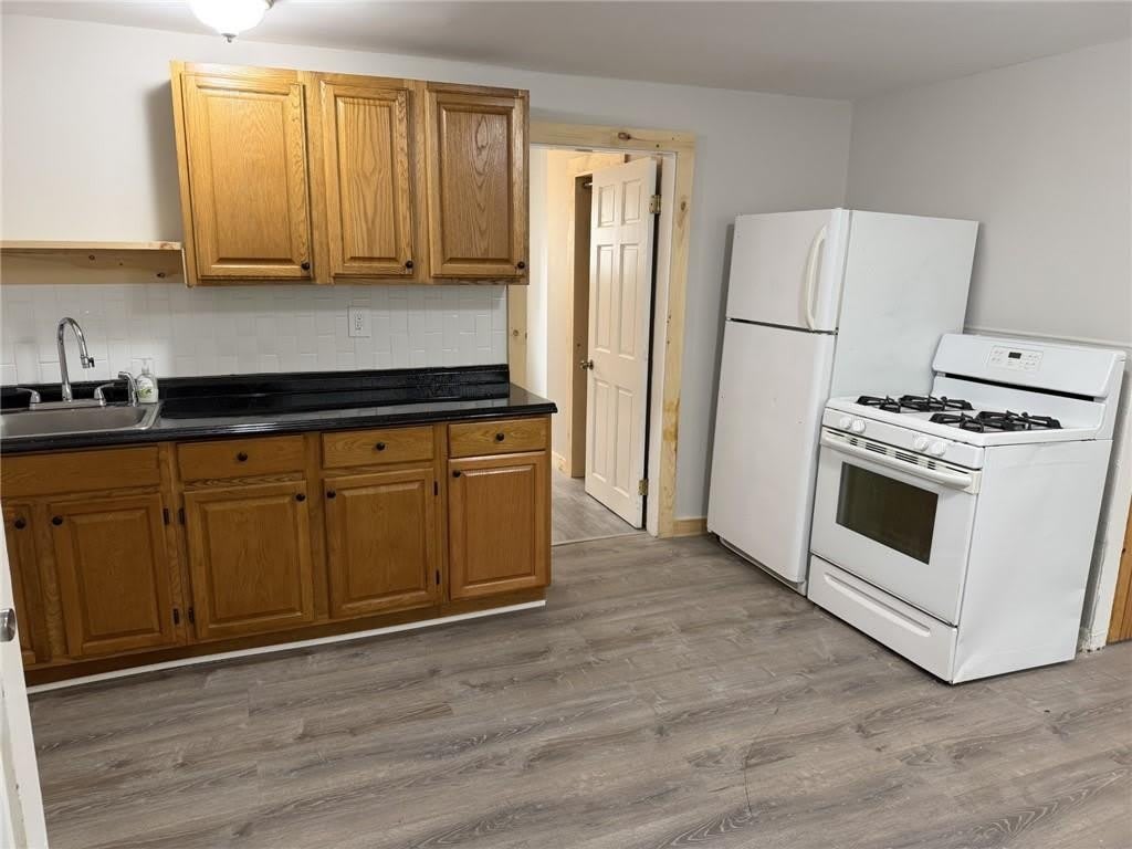 159 Elm Street – photo 1