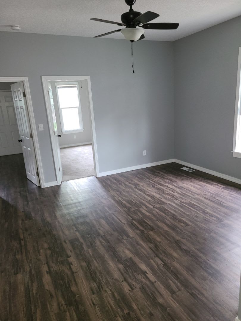 Fully Updated 2 Bedroom 1 Bath House – photo 4