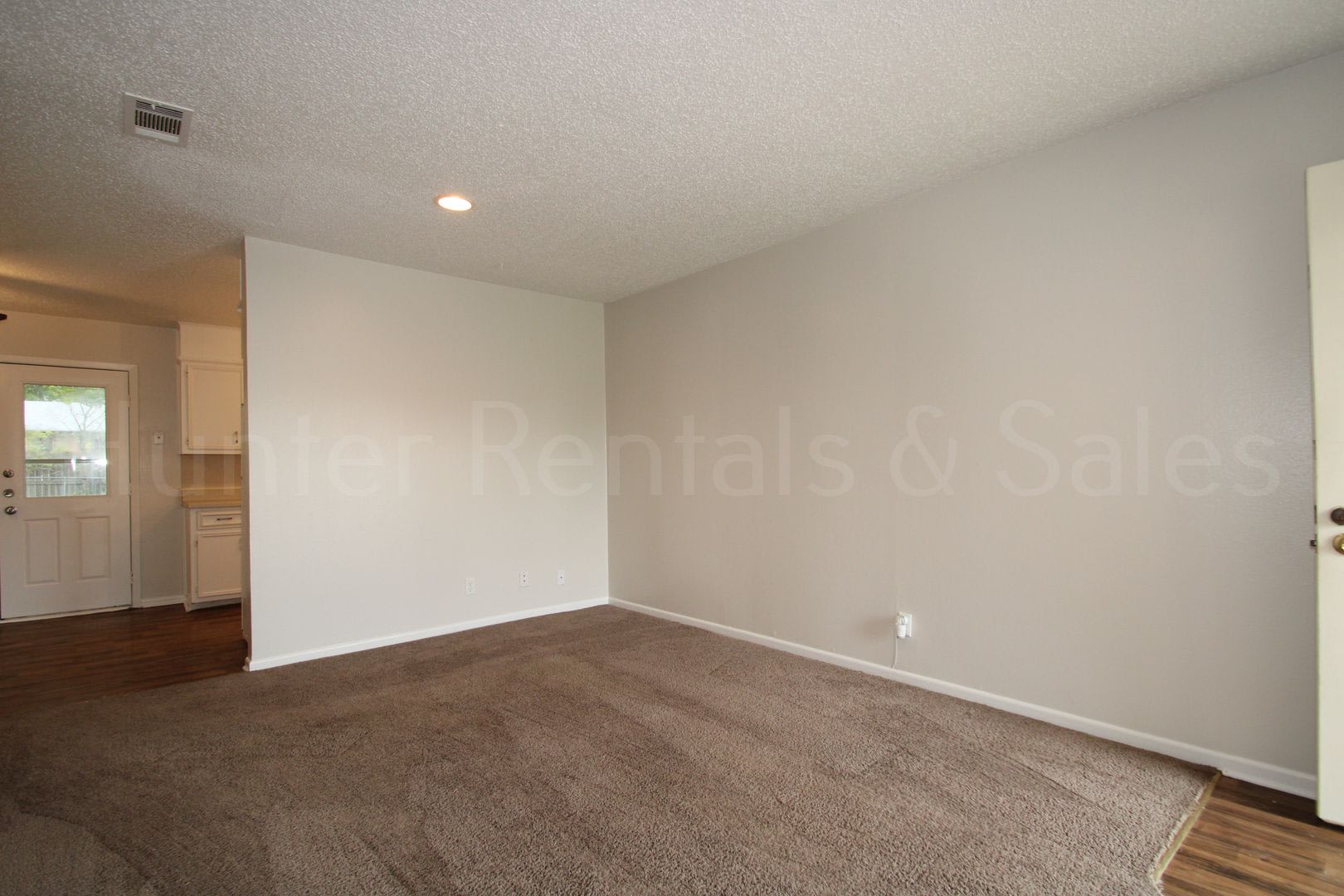 Charming 3-Bedroom Home in Northeast Killeen – photo 3