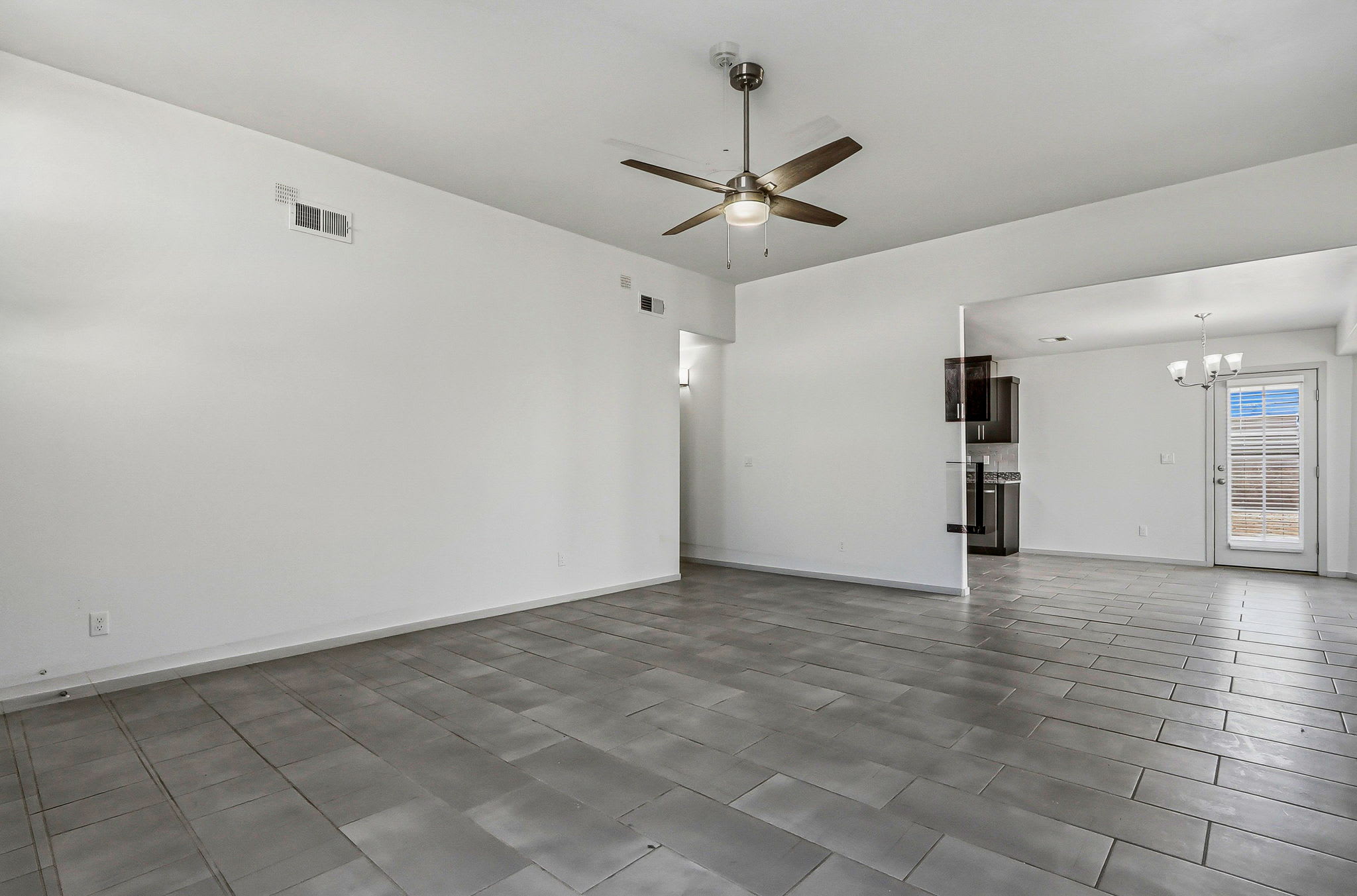 1173 Summer Rain Street – photo 2