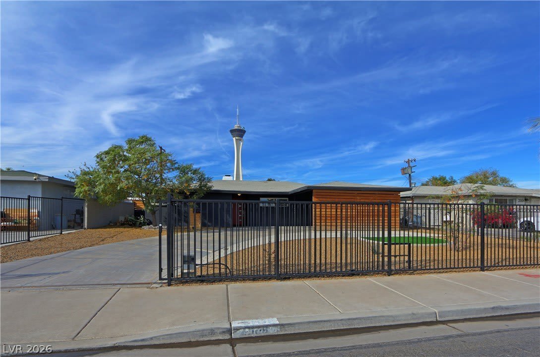 2108 S 6th Street – photo 1