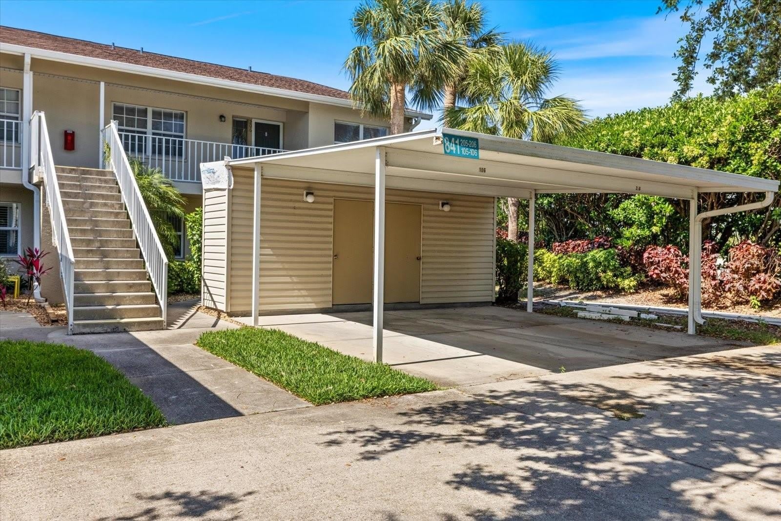 841 WATERSIDE Drive – photo 2
