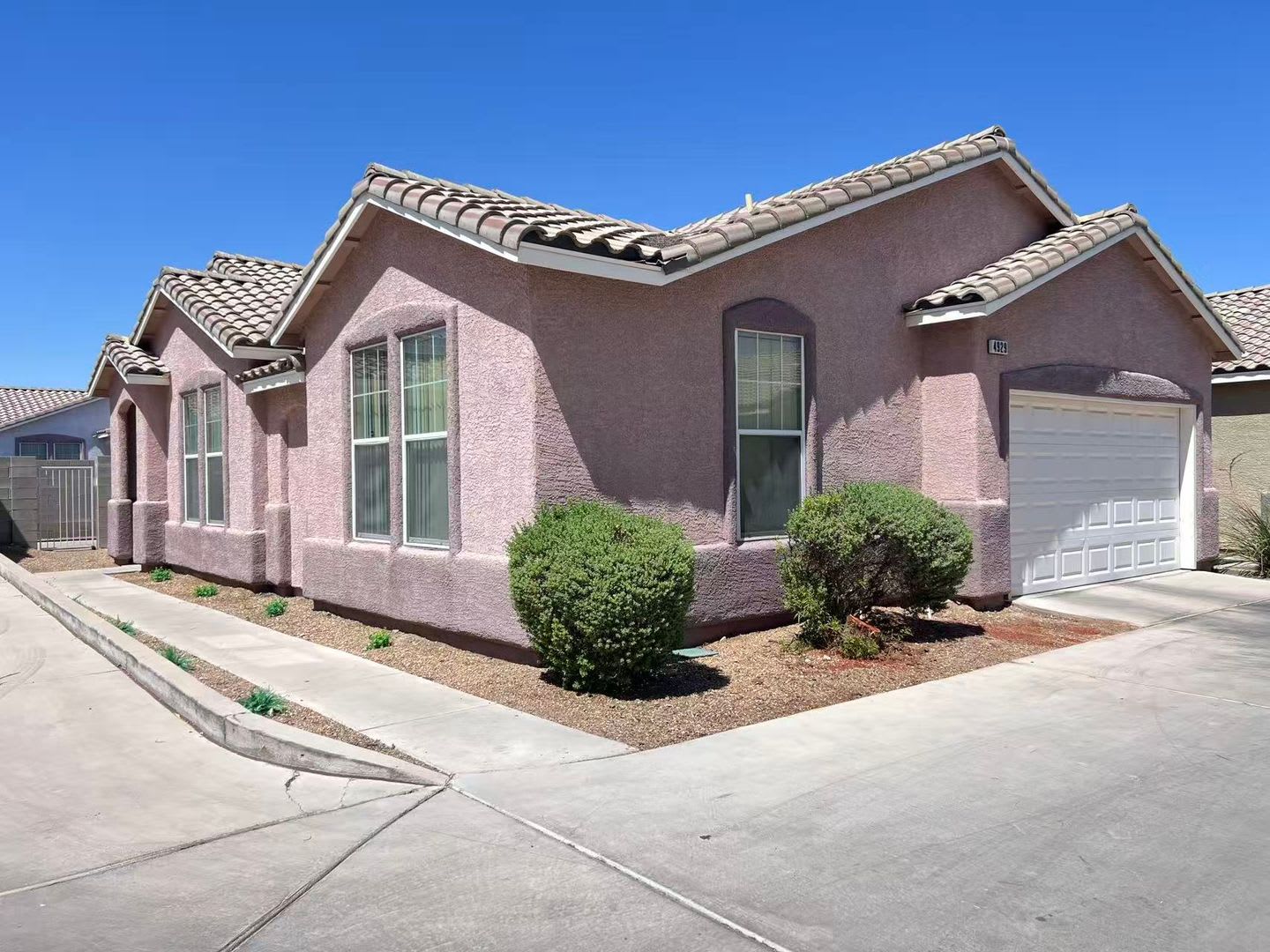 Charming single-story home – photo 2