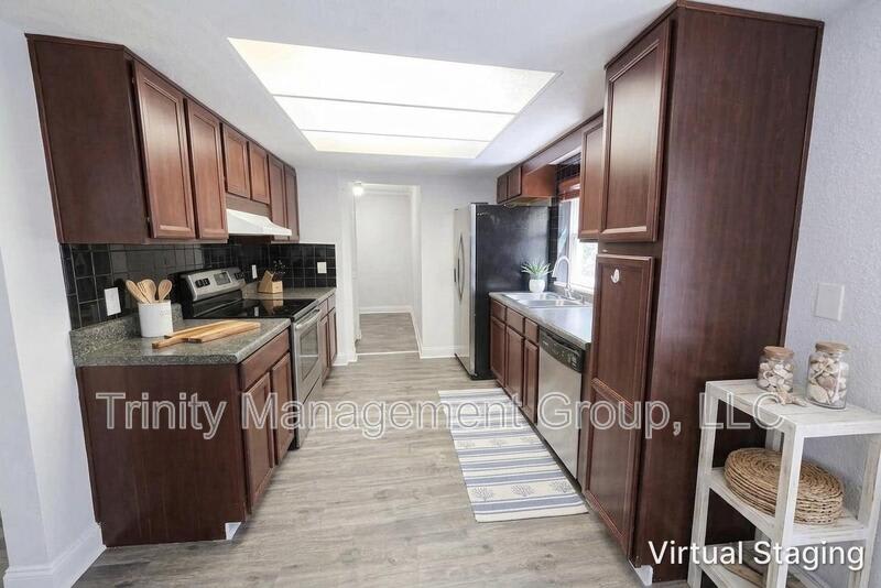 10449 Mayflower Road – photo 4