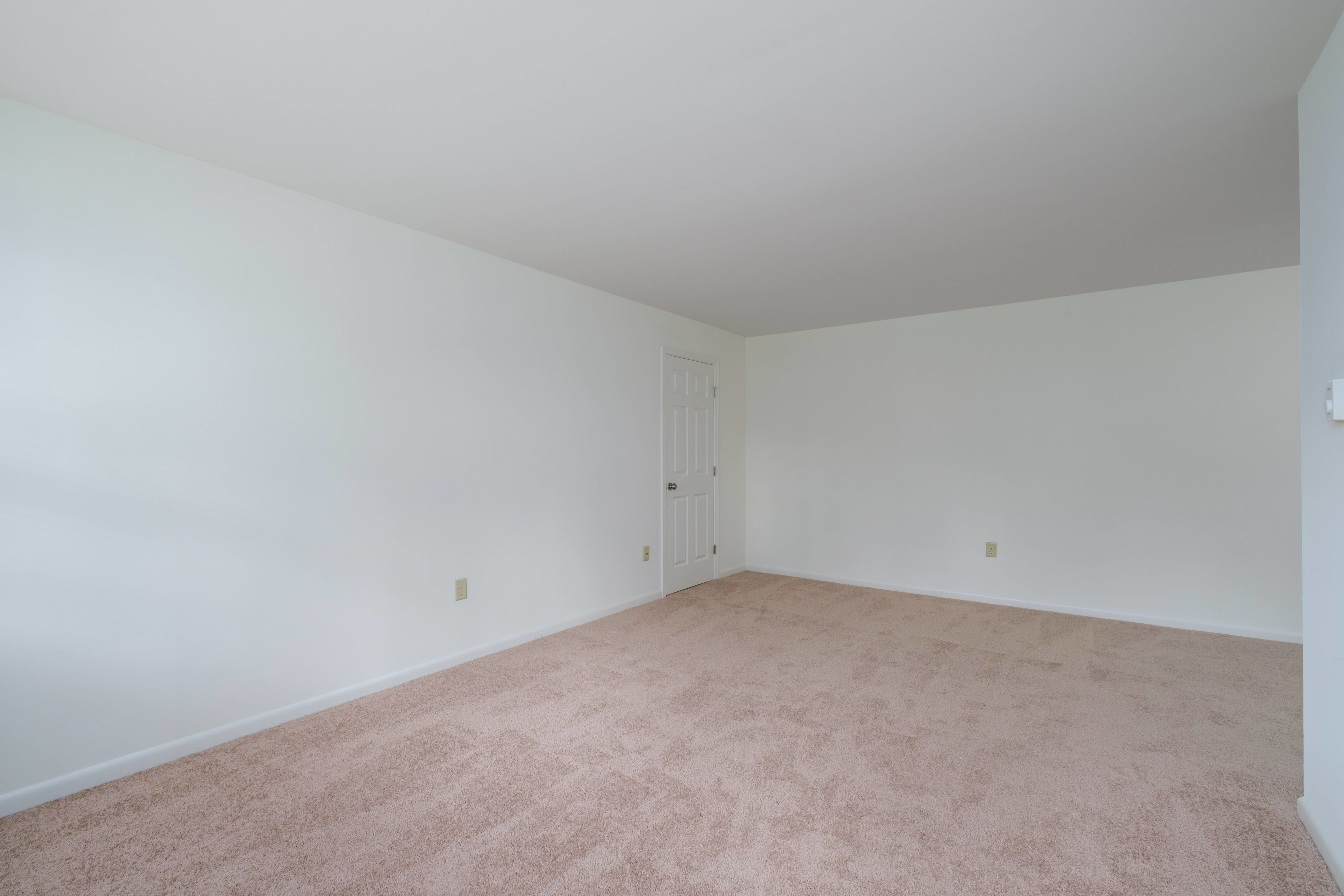 340 College Manor Ave Apt 4 – photo 5
