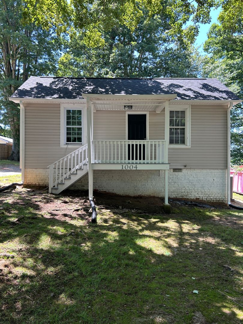 1004 CAYUGA STREET – photo 1