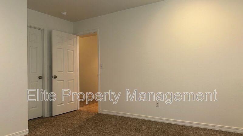 195 Stardust Court – photo 4