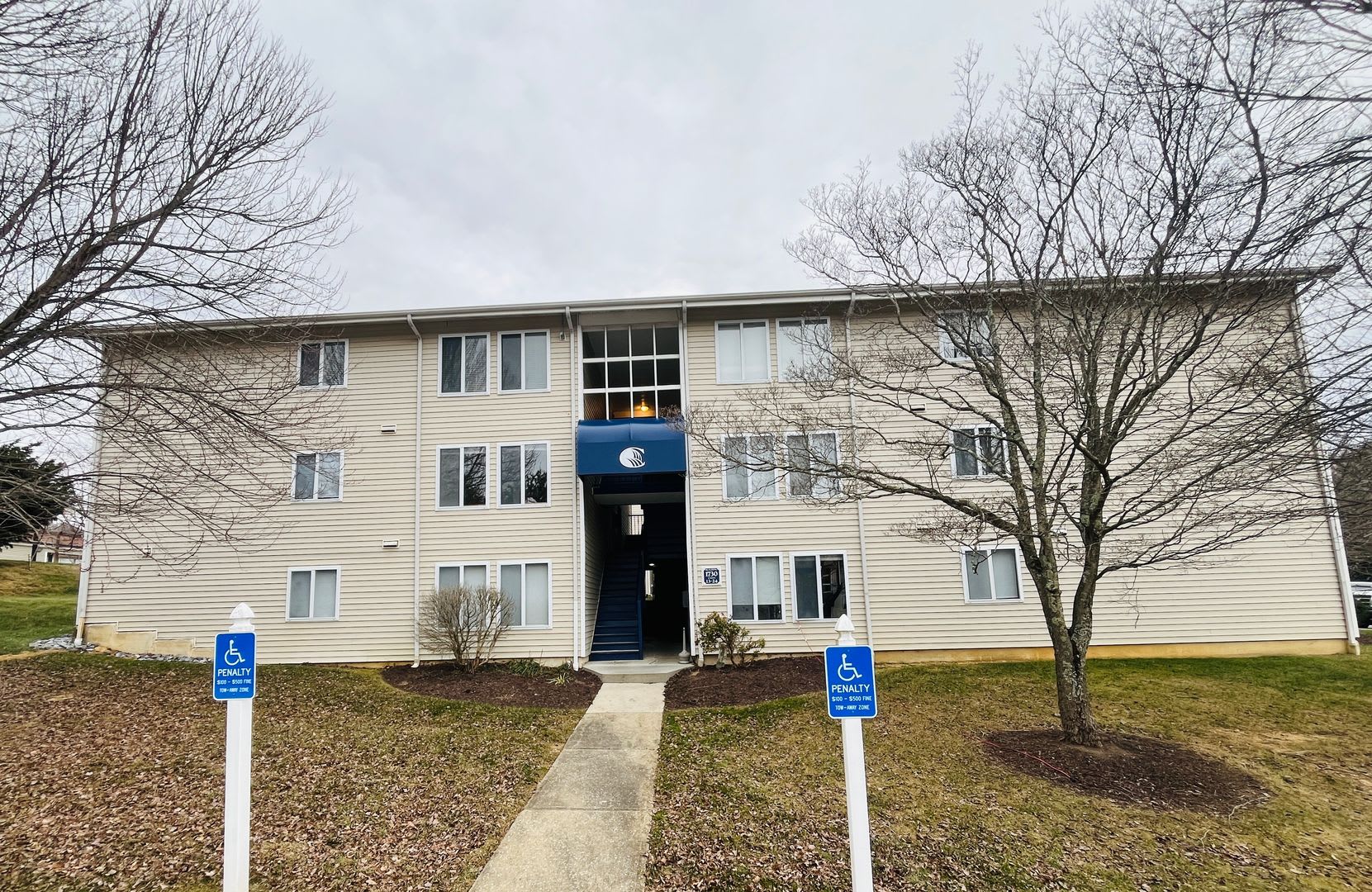 2 Bedroom, 1 Bath Condo – photo 1