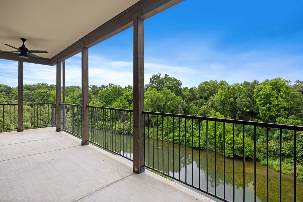 Waters Edge Apartment Homes – photo 5