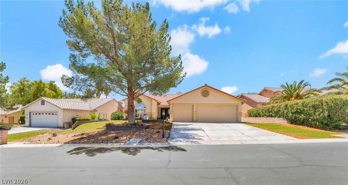 5121 Burr Oak Drive – photo 1