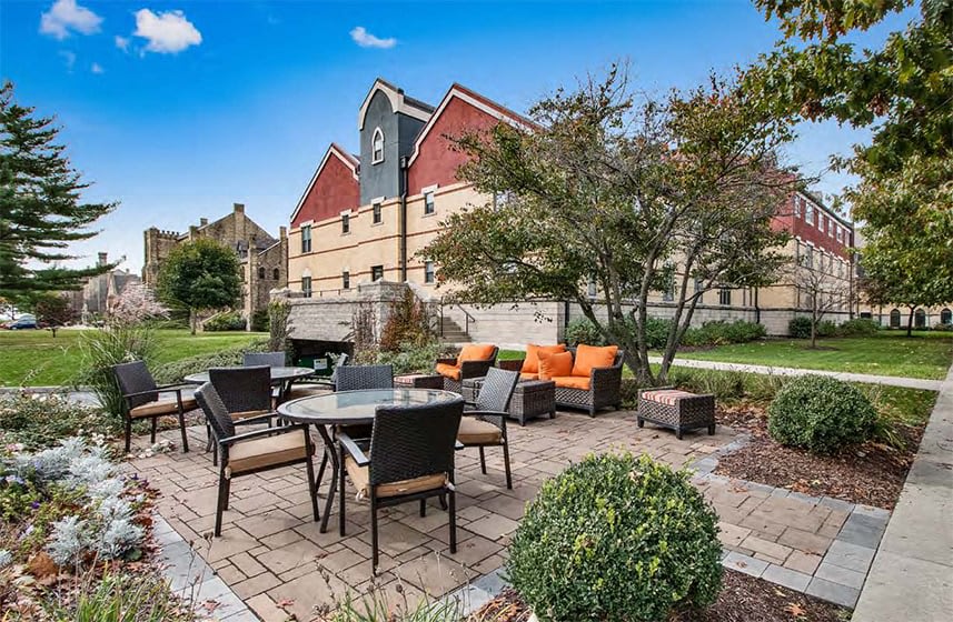 Lake Oaks Apartments – photo 2