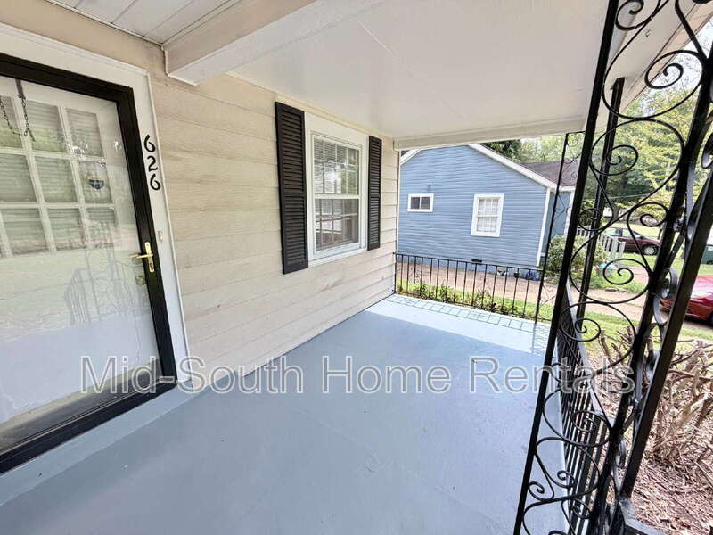 626 Shotwell St – photo 3