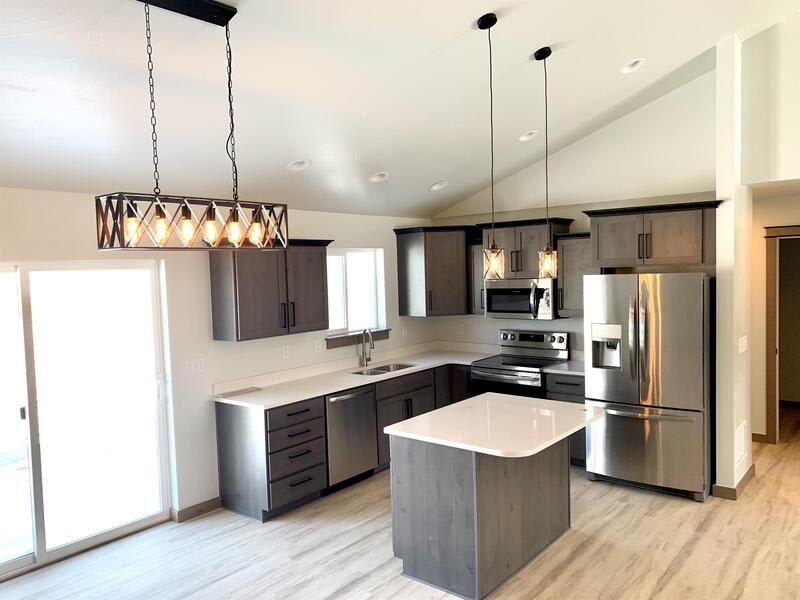 3915 Swan Road – photo 3