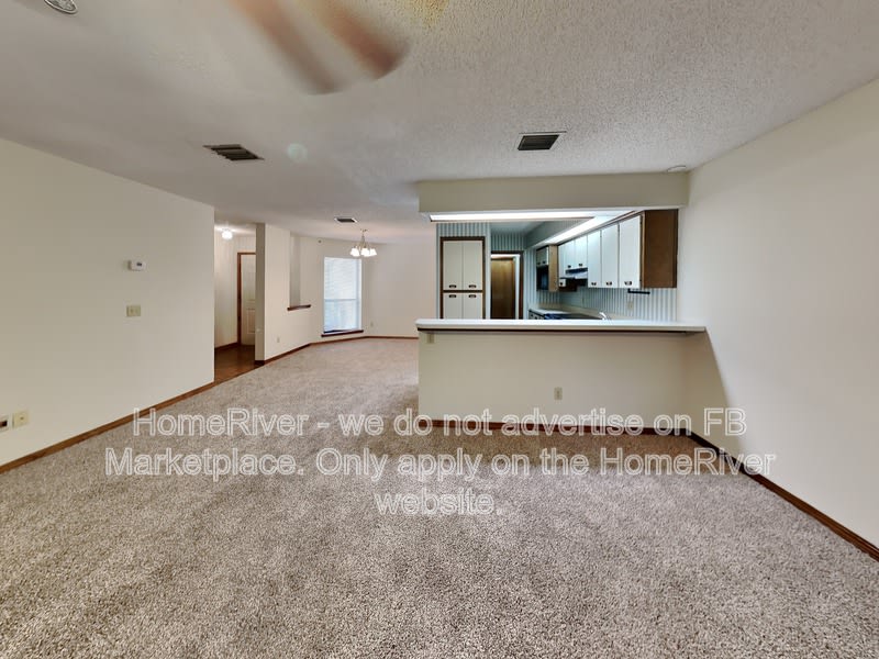 1174 Romaine Cir E – photo 2
