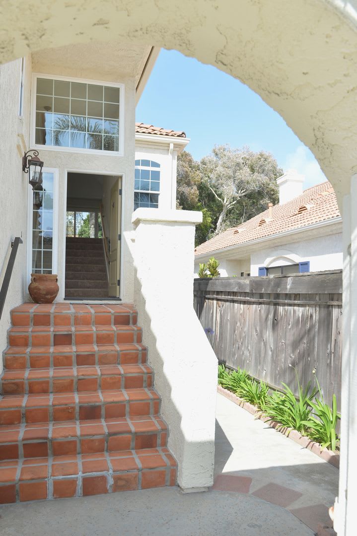 Port Royale three bedroom three bath yard gardener – photo 2