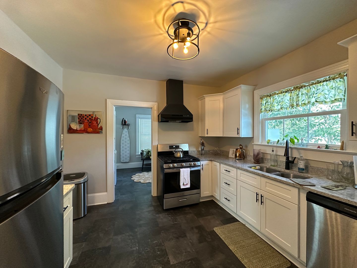 Fully Furnished 3 Bed 2 Bath Home – photo 5