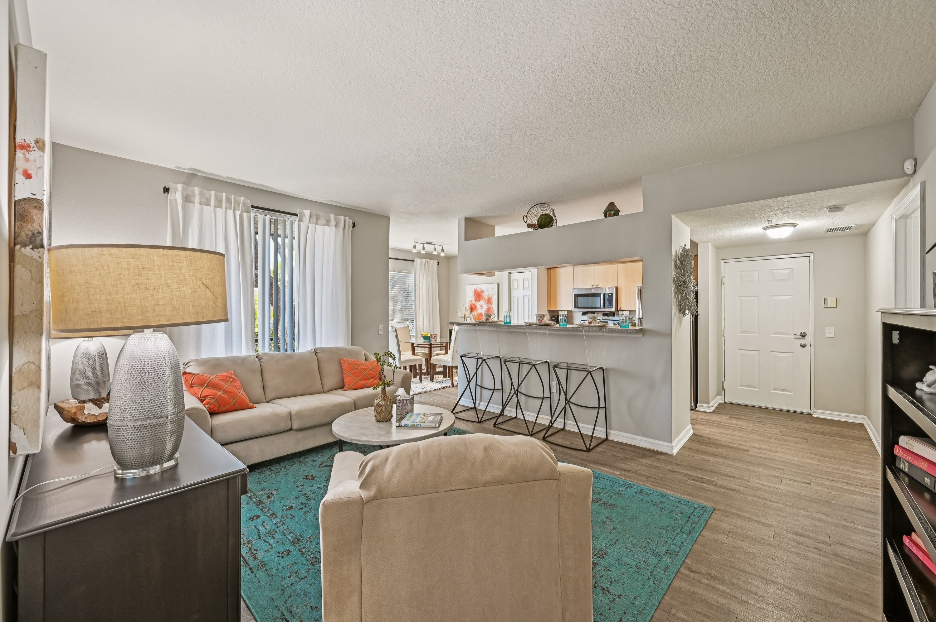 1933 Ne Lake Place – photo 4