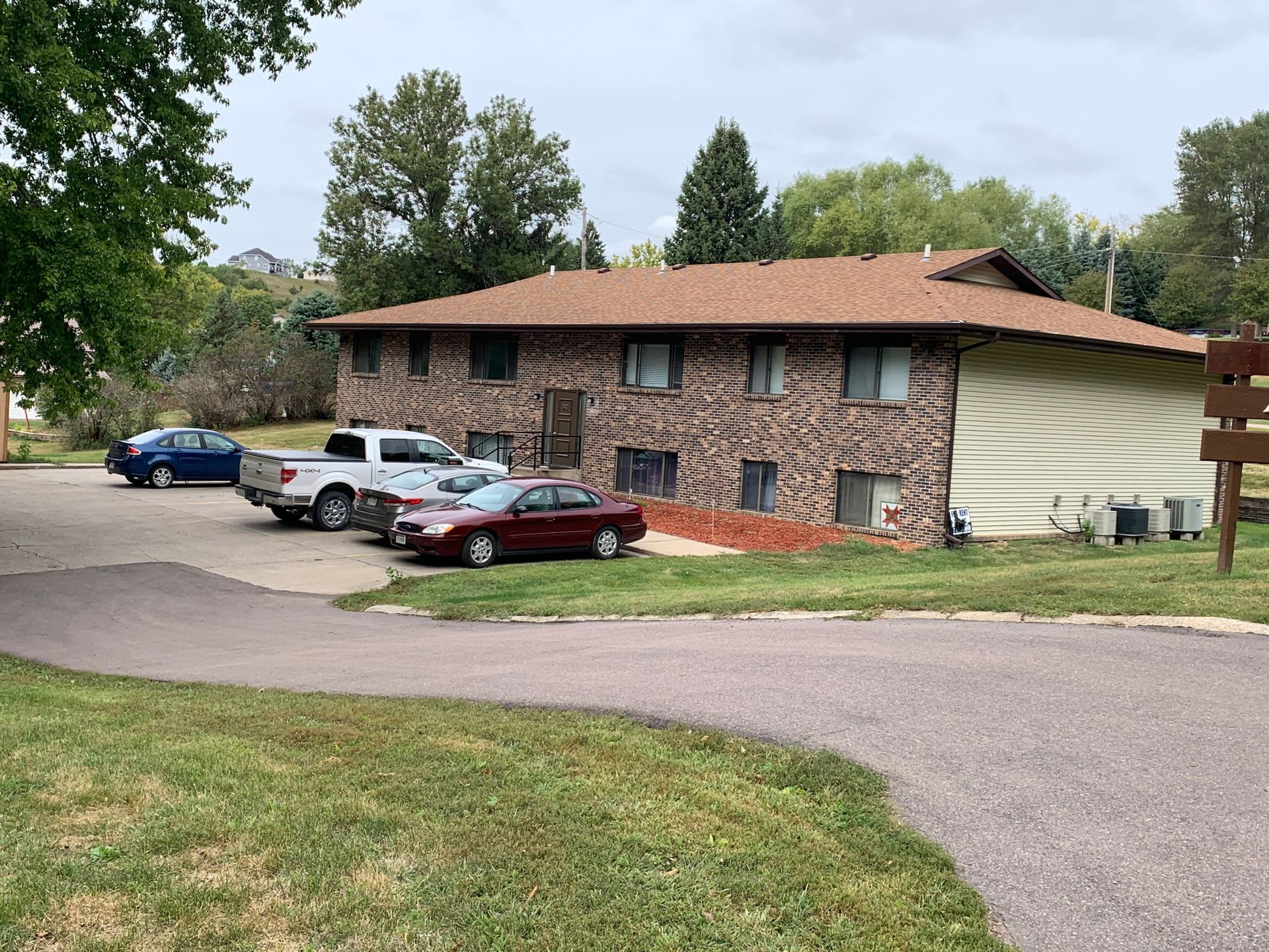 Rose Hill Apartments – photo 1