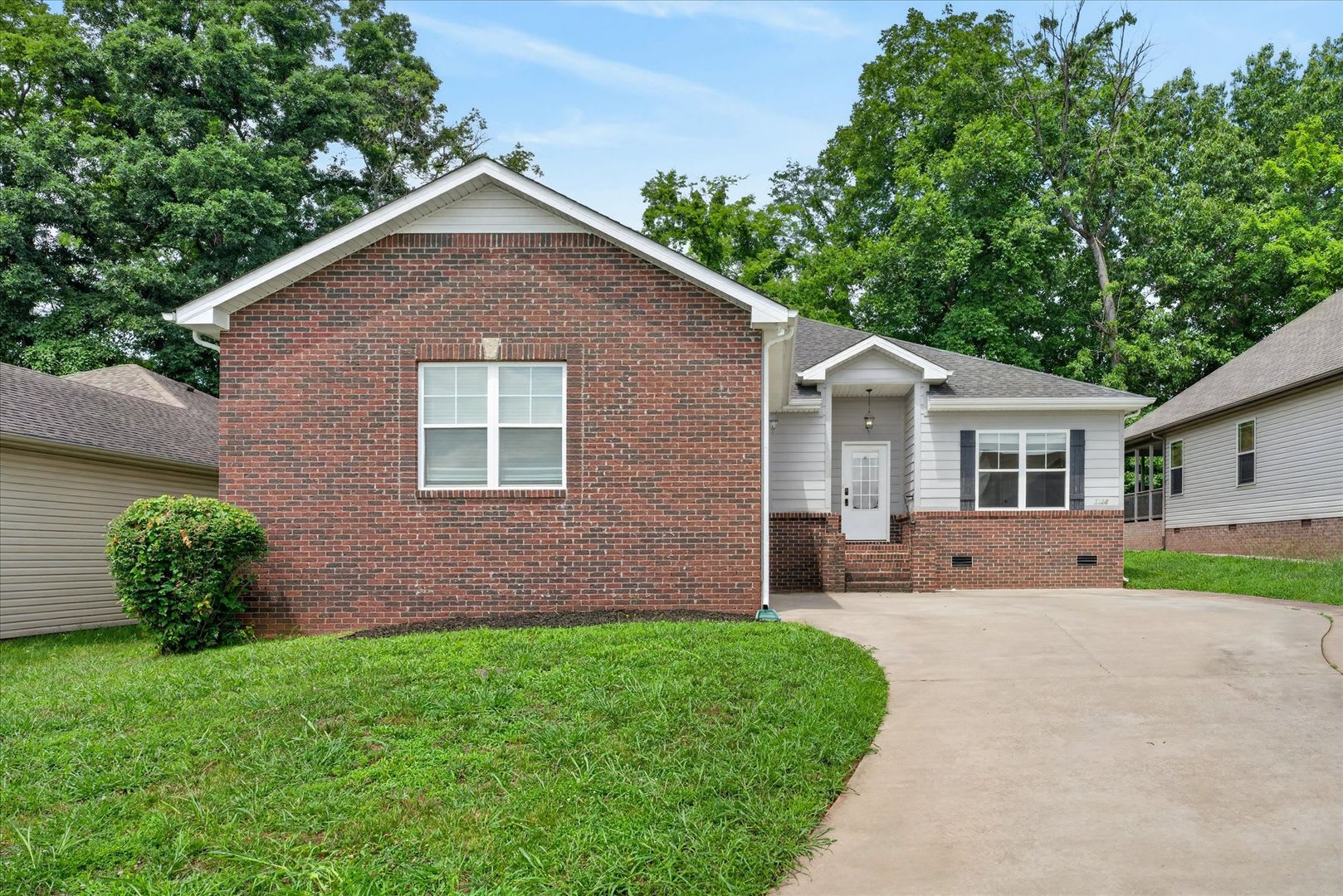 Pet Friendly Four Bedroom! – photo 2