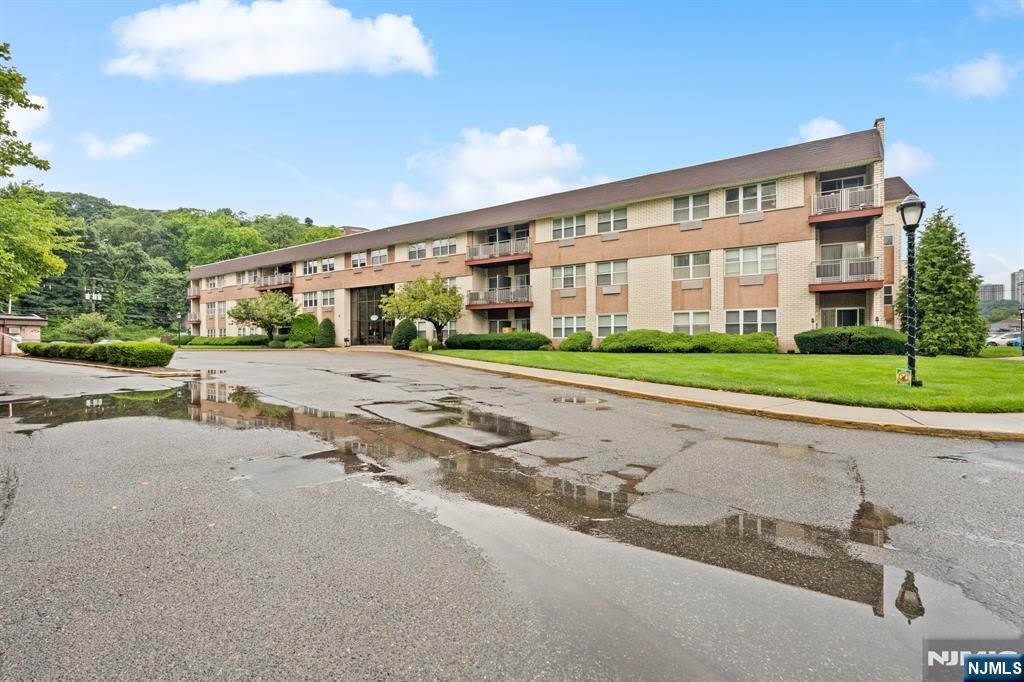 1111 River Road – photo 2