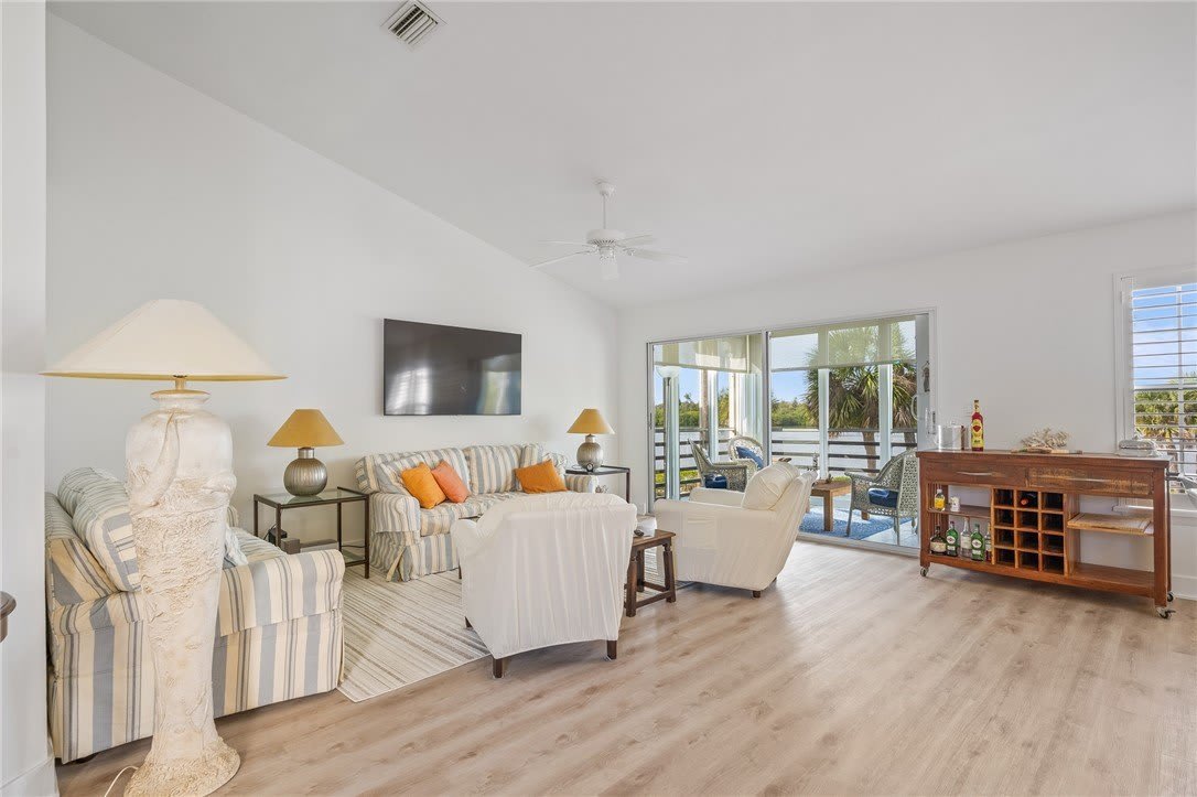 8725 Lakeside Boulevard – photo 3