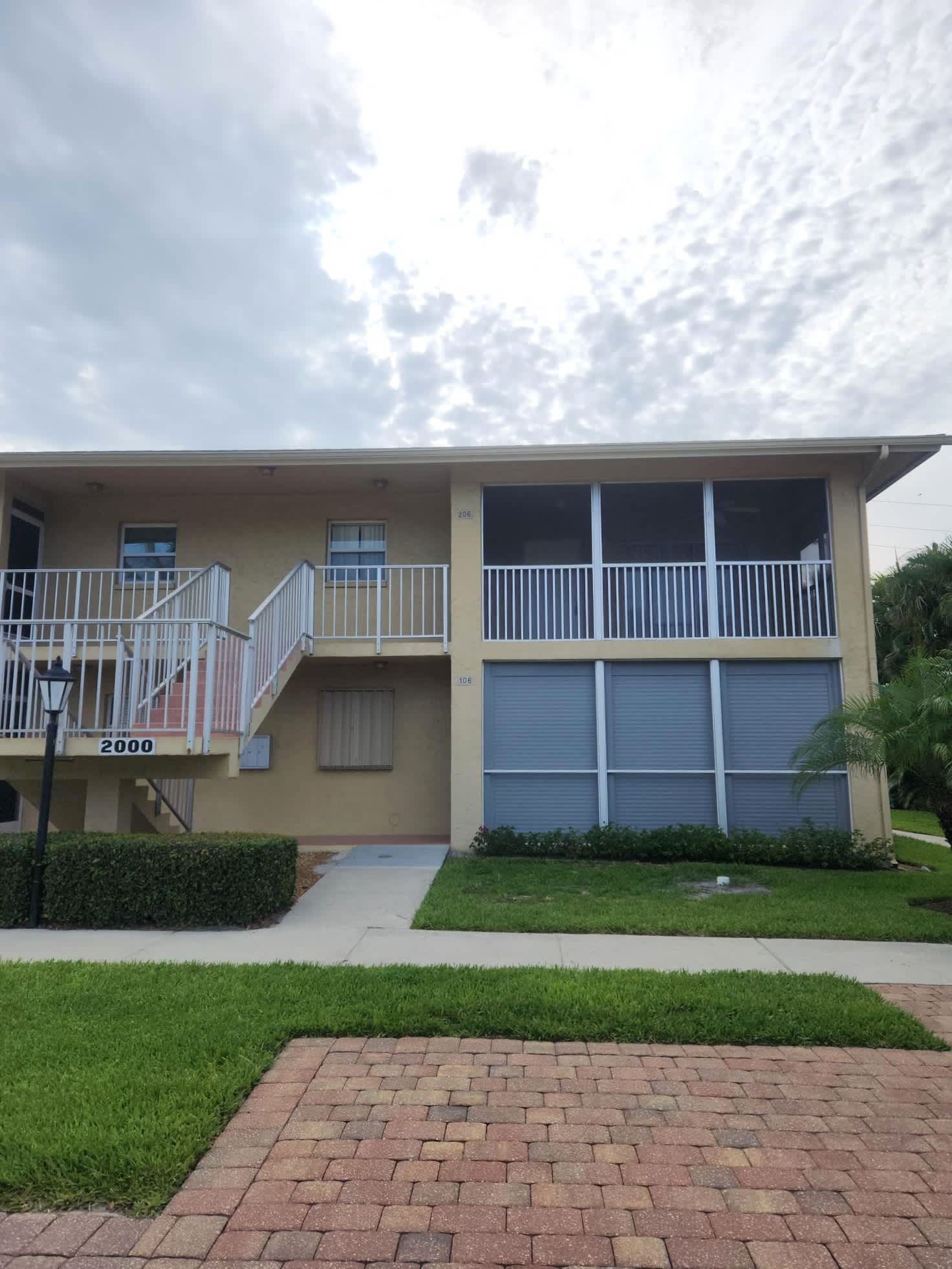 2000 Alamanda Drive – photo 1