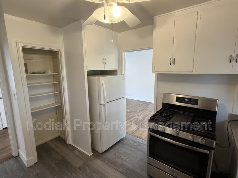 239 N Center St – photo 4