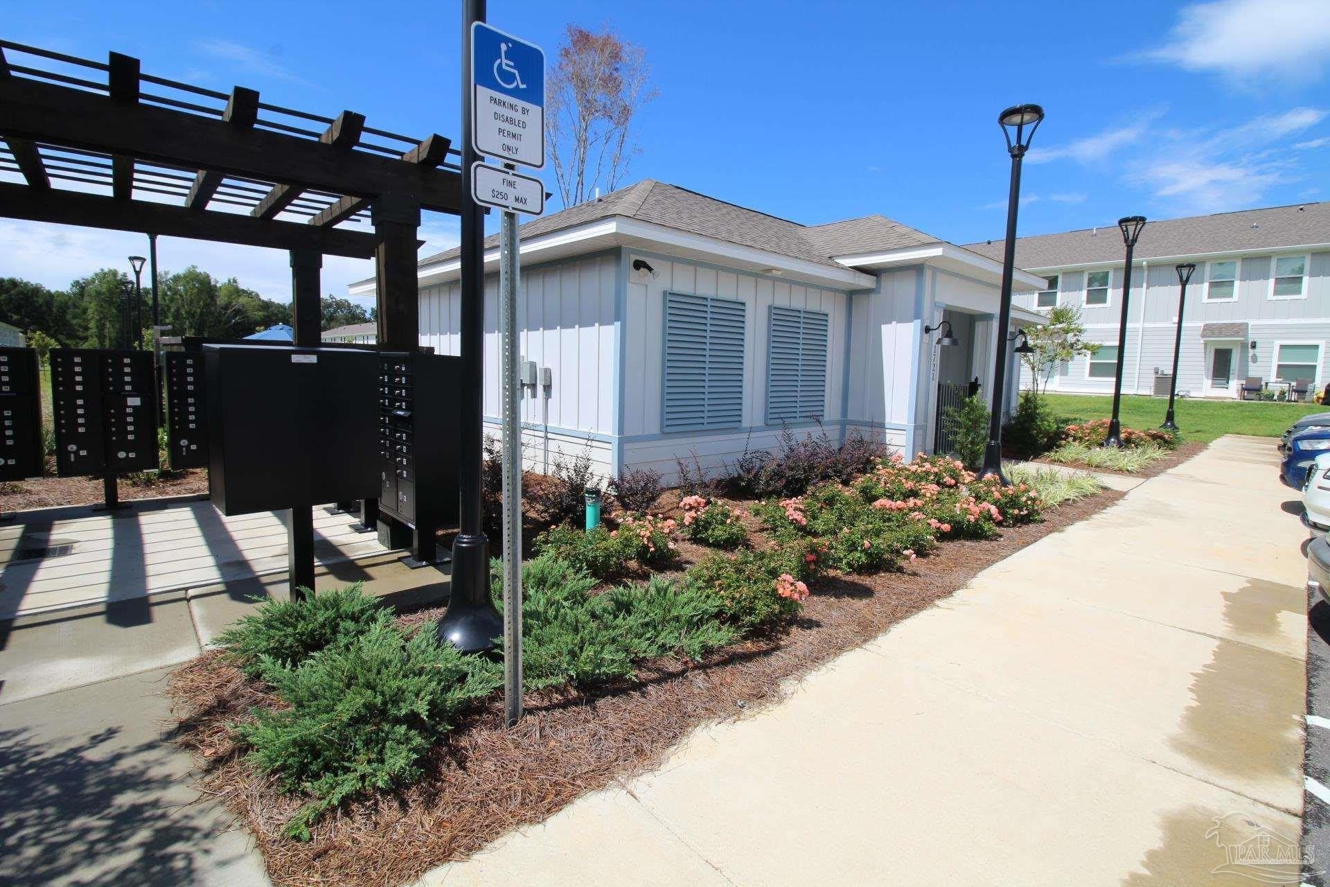1542 Iroquois Ct – photo 3