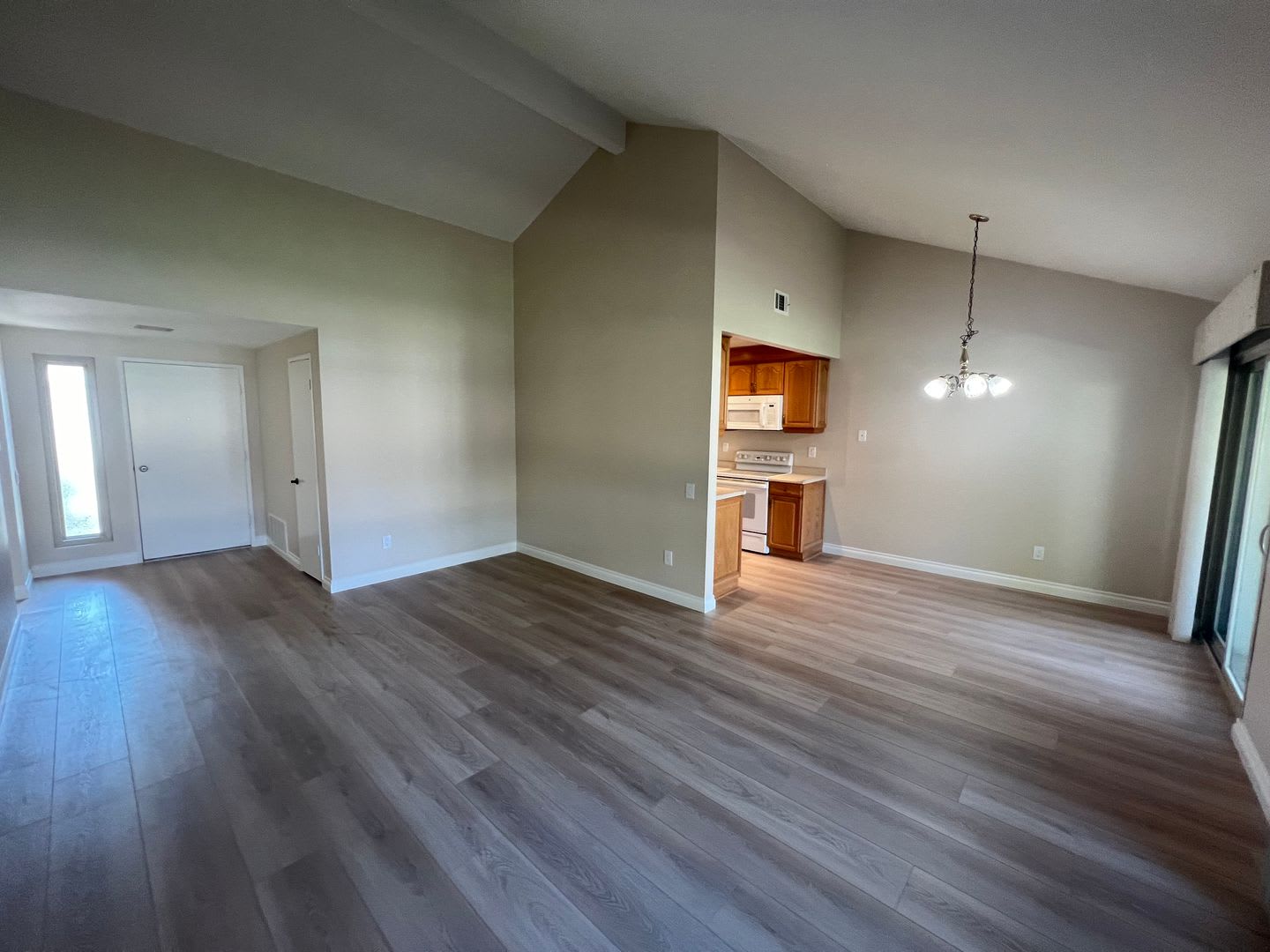 A Great Monterey for Rent – photo 2