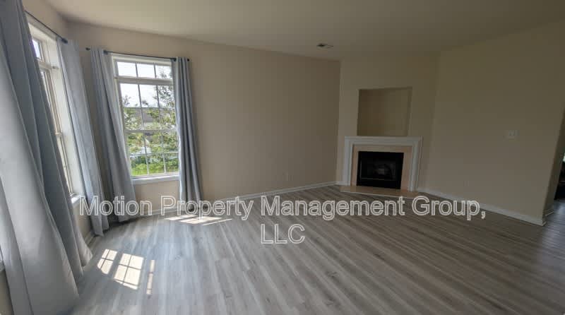 8601 Sawleaf Ct – photo 3