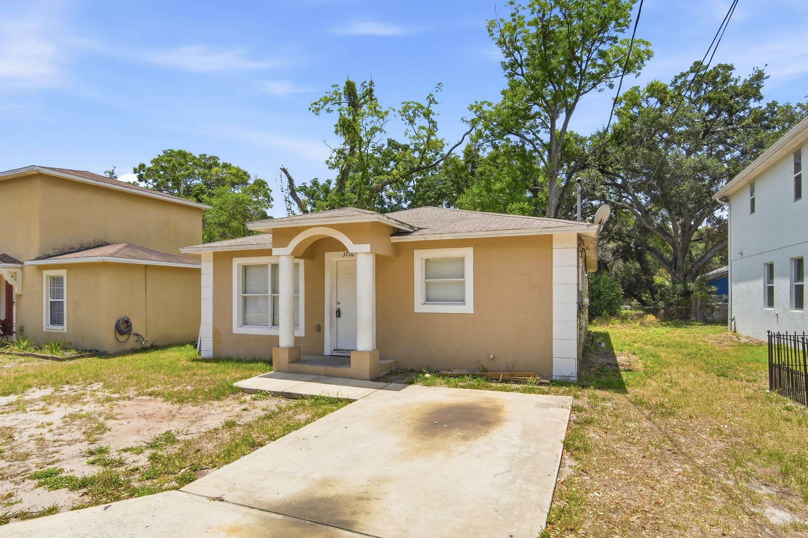 Move In Special Charming 3 Bedroom Home – photo 3