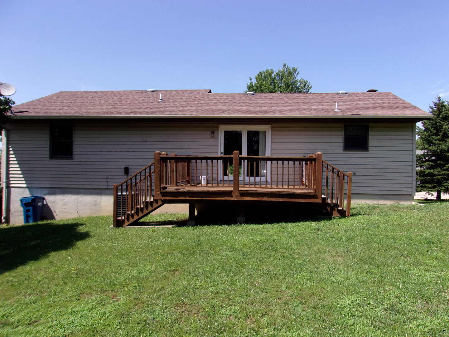 Gorgeous 3 Bed 3 Bath Home with 2 Car Garage – photo 2