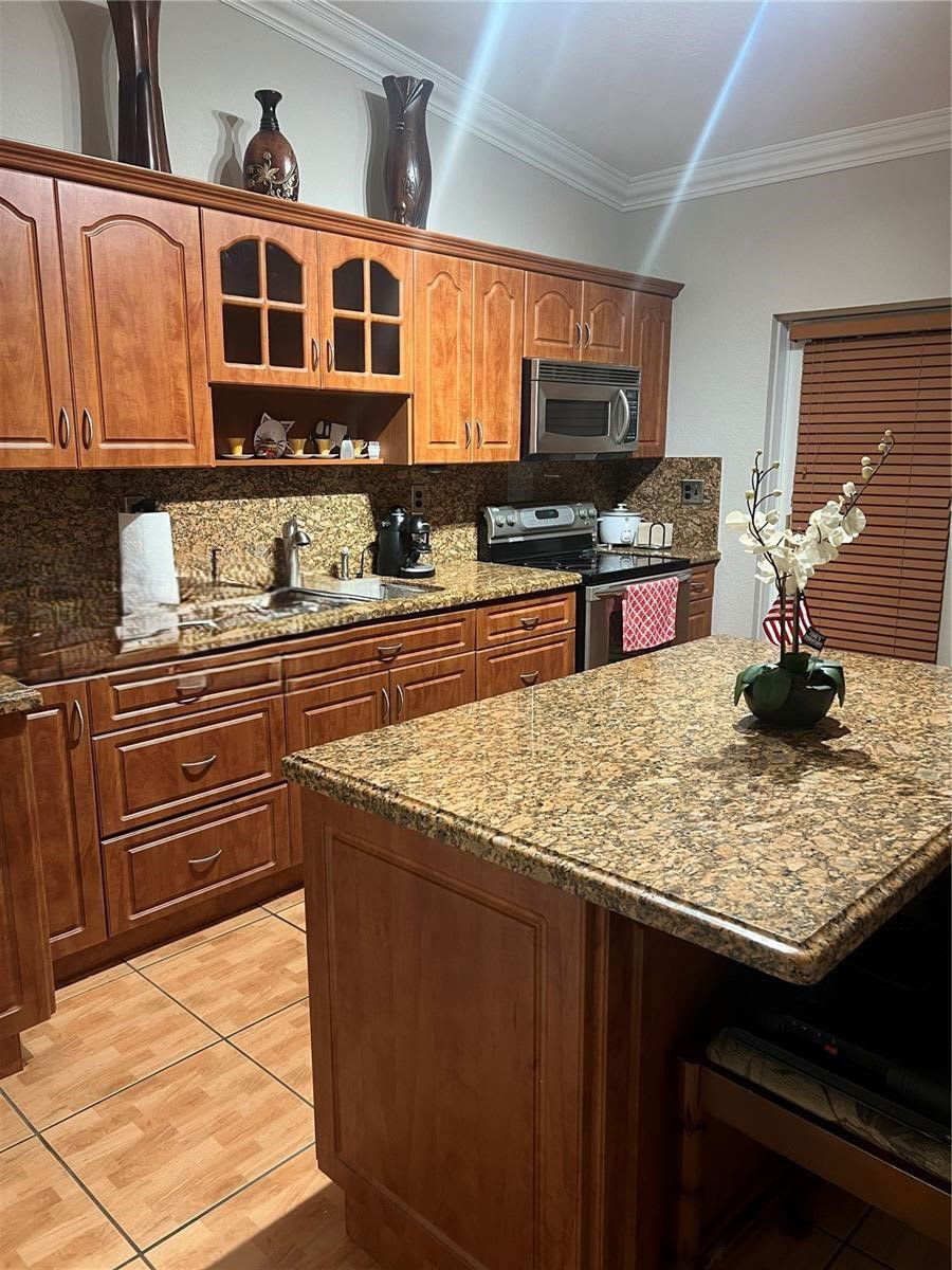 7667 Northwest 182nd Lane – photo 4