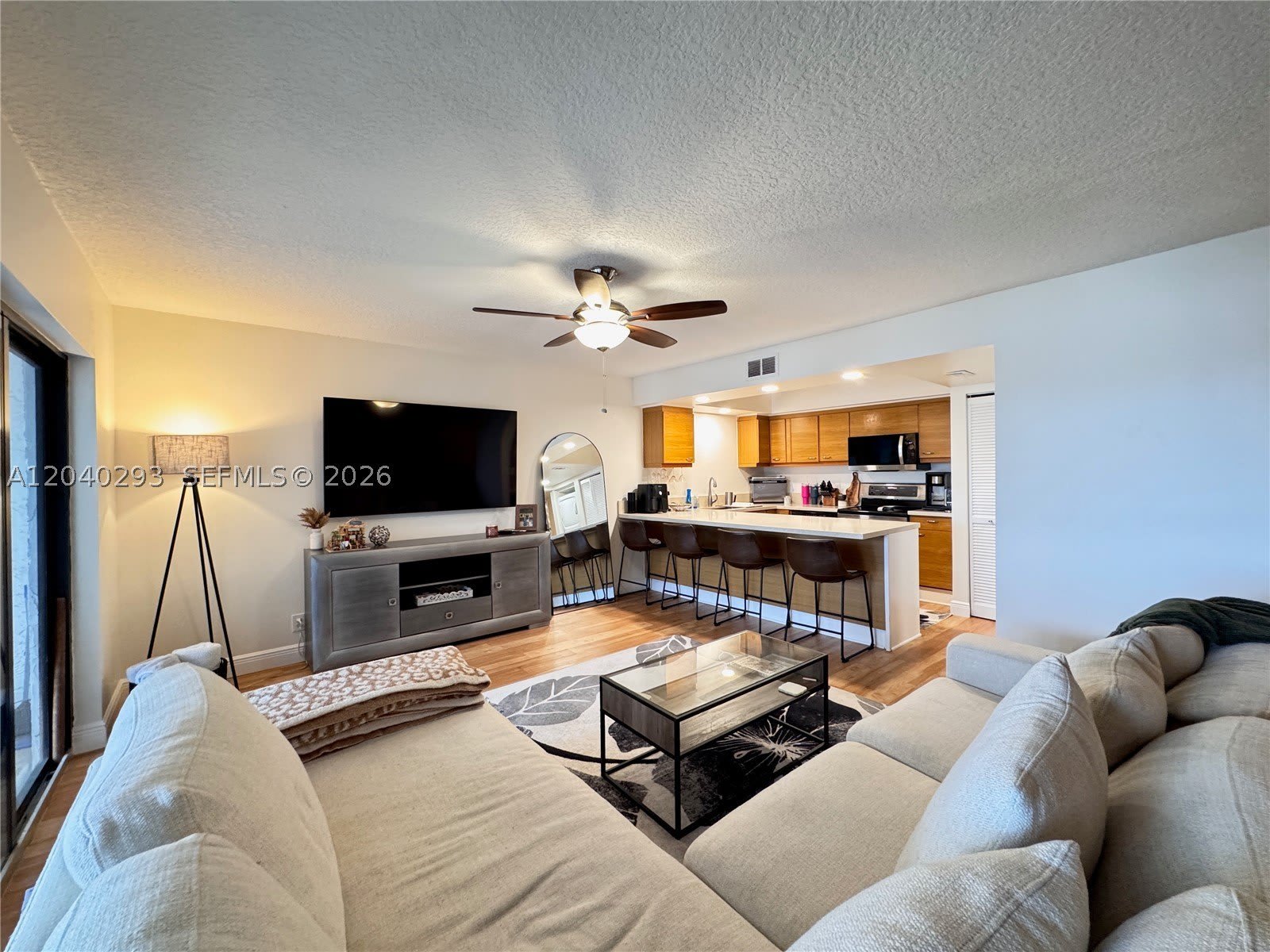 520 Orton Ave – photo 3