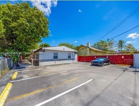 669 NW 28th St – photo 2