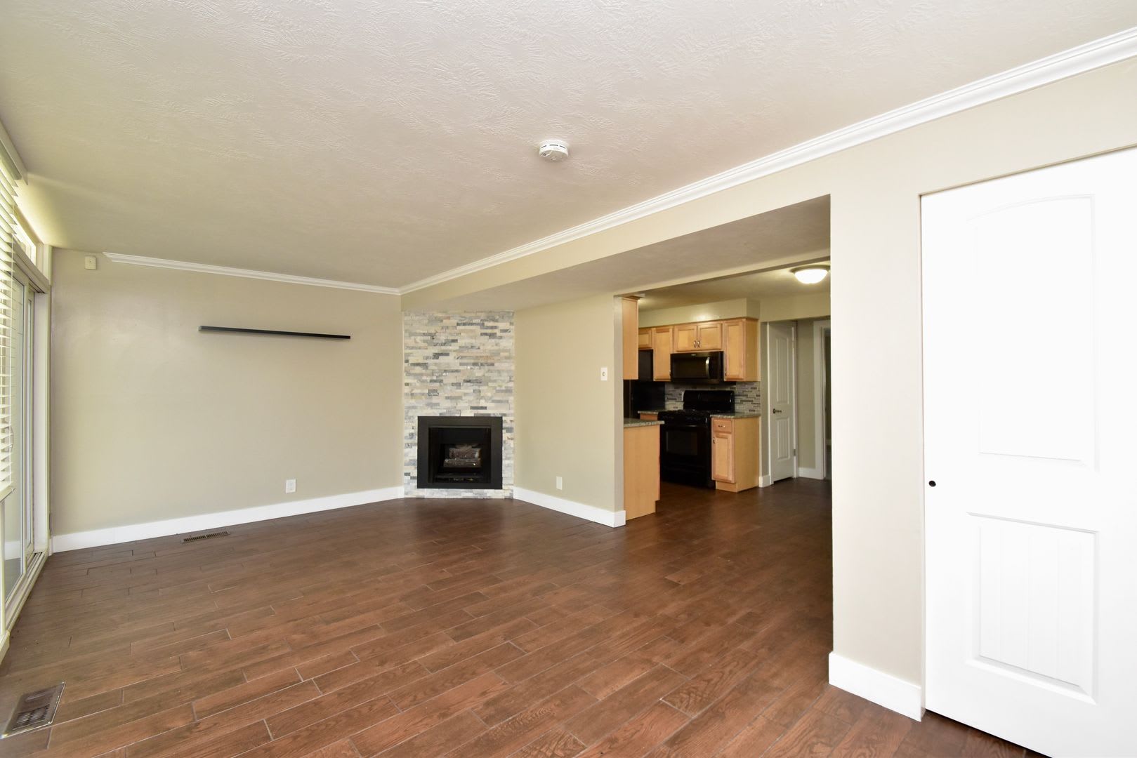 Cute 2 Bed 1 Bath Condo in Bountiful!! – photo 5