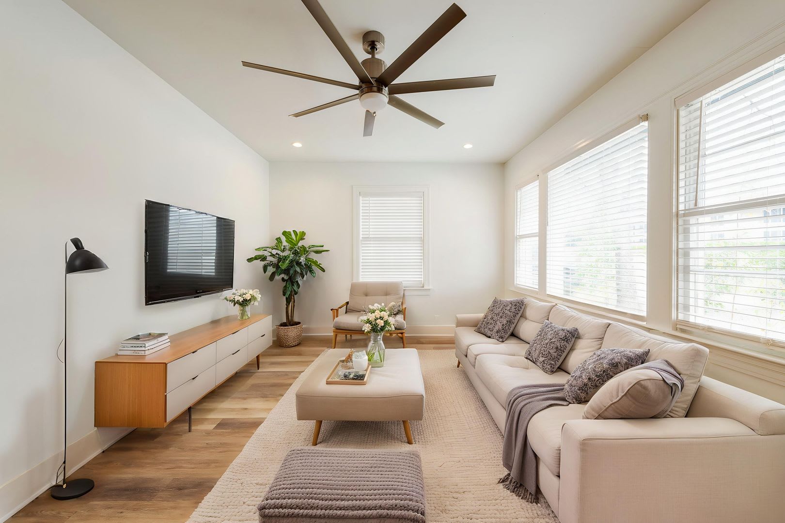 2018 Remodeled 3 bed / 2 bath – photo 2