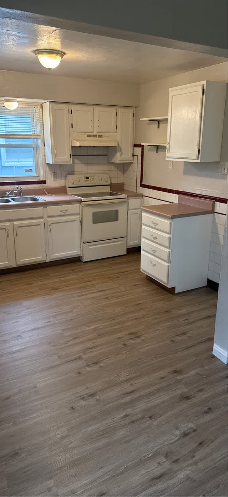 7426 Calvin Avenue – photo 2