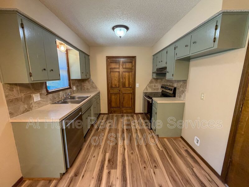 3261 W Highland St – photo 3