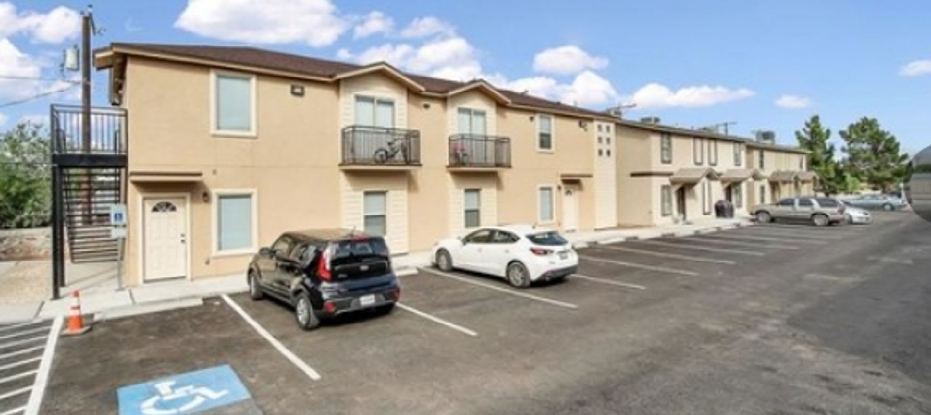 Center Way Apartments 2BDR – photo 2