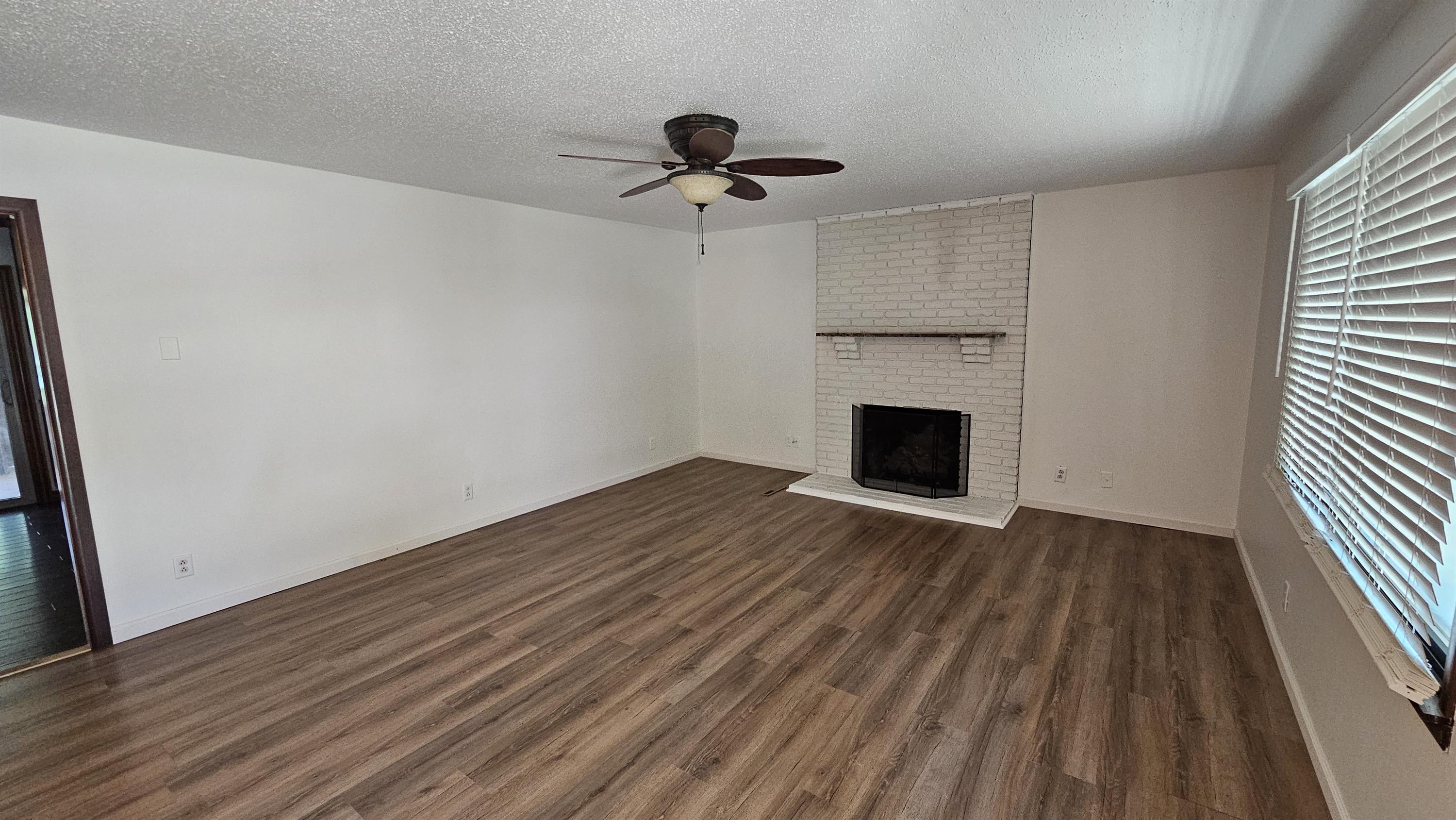 11904 West Cedar Lane – photo 2