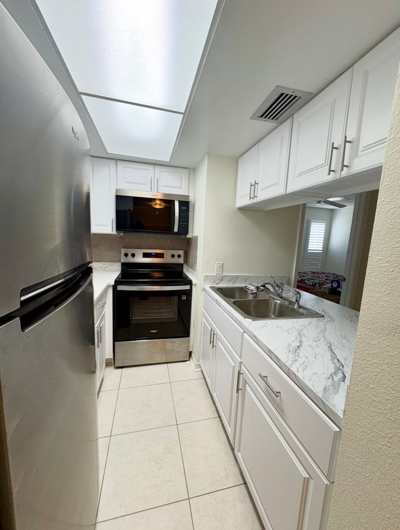 Gulf Harbor Condo Living – photo 4