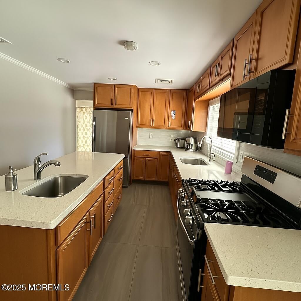 330 Highland Avenue – photo 5
