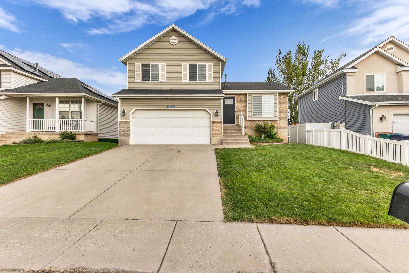 4 Bed Home with Mountain Views in Clearfield – photo 1